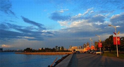 明天我们就要毕业作文（明天我们即将毕业作文）