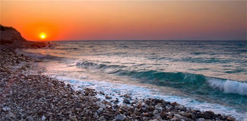 金矿选矿设备十大品牌价格（金矿石选矿设备及流程）